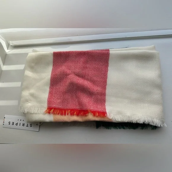 Hudson's Bay HBC Stripes 100% Wool Scarf 51" x 63" - Picture 3 of 5